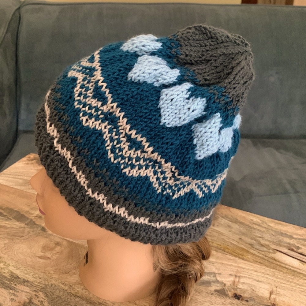 Fair Isle Hand Knitted Hat with Hearts and geometrical pattern -Merino Superwash - Picture 2 of 11